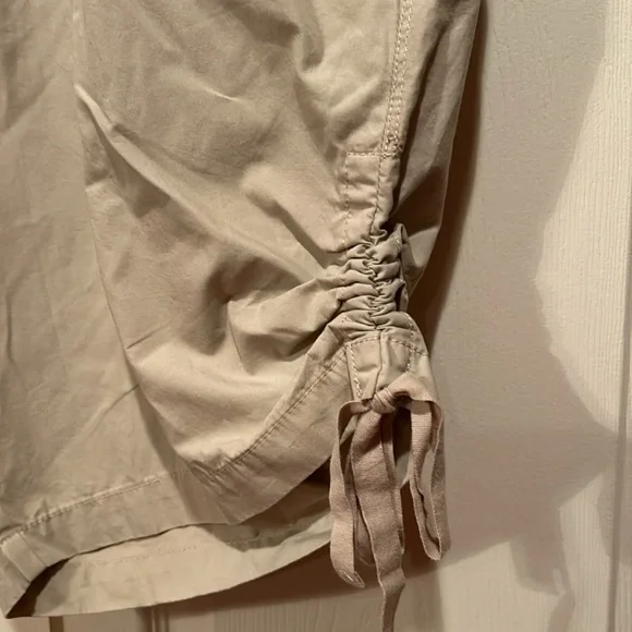 Izod sz 24 Stone Colored Knee Length Shorts -NWT - Picture 2 of 8